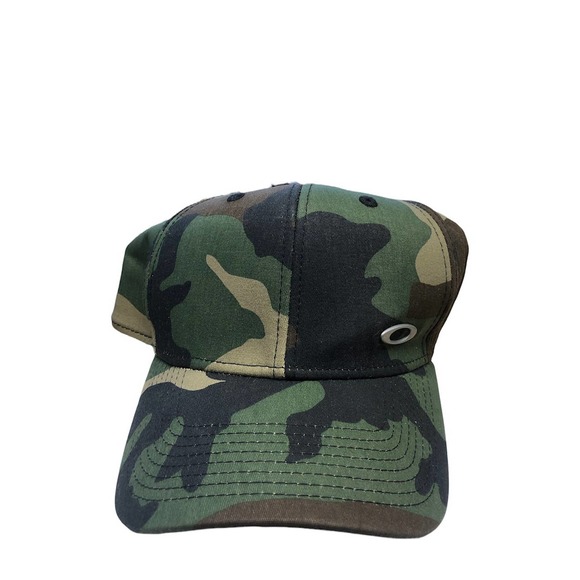Oakley Other - Oakley Men's Camo Hat (Size: M/L)